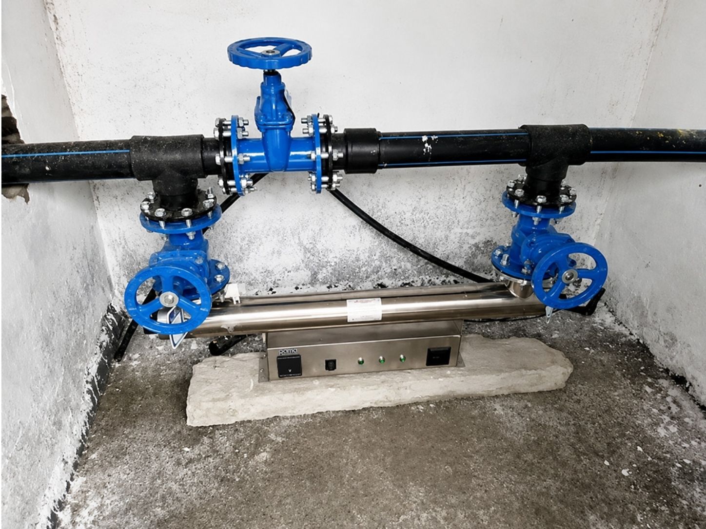 Hình ảnh thực tế thiết bị UV xử lý nước Rama RUD-6B80W