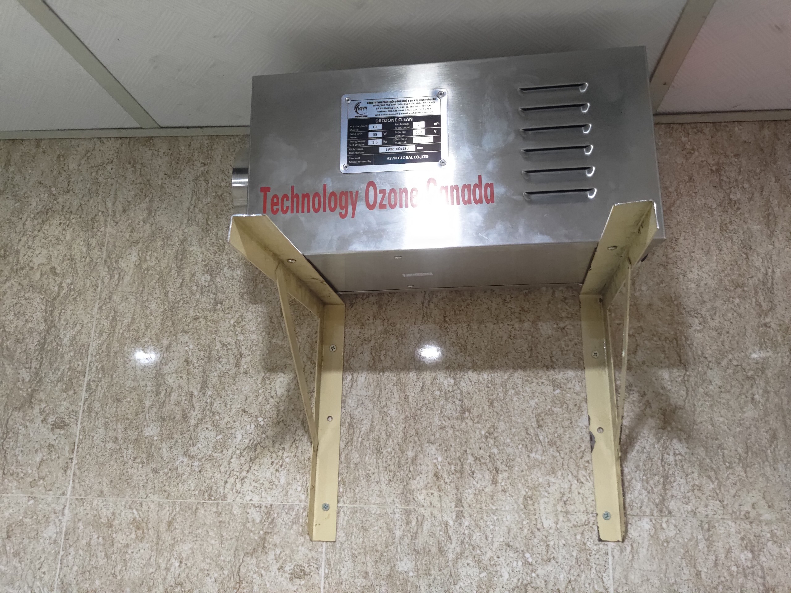 Khử mùi hôi nhà vệ sinh ĐH ANND với máy C2